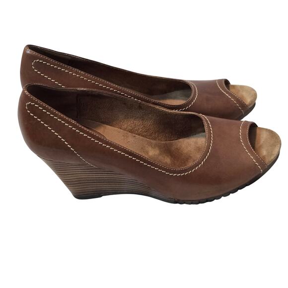 Aerosoles Sleigh Thread Dark Tan Leather Wedge Peep Toe Heels Size 8 - Picture 1 of 8